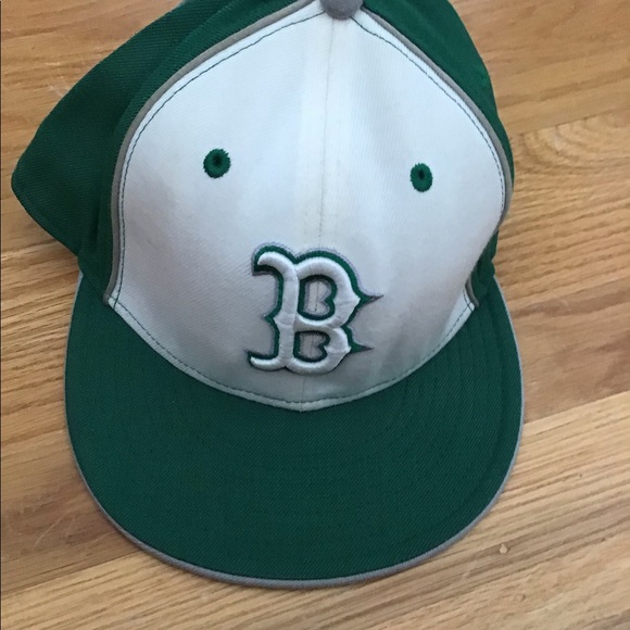 New Era Other - ♦️SOLD♦️Boston Red Sox hat  7 3/8